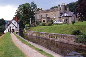 boating holidays on the Llangollen canal